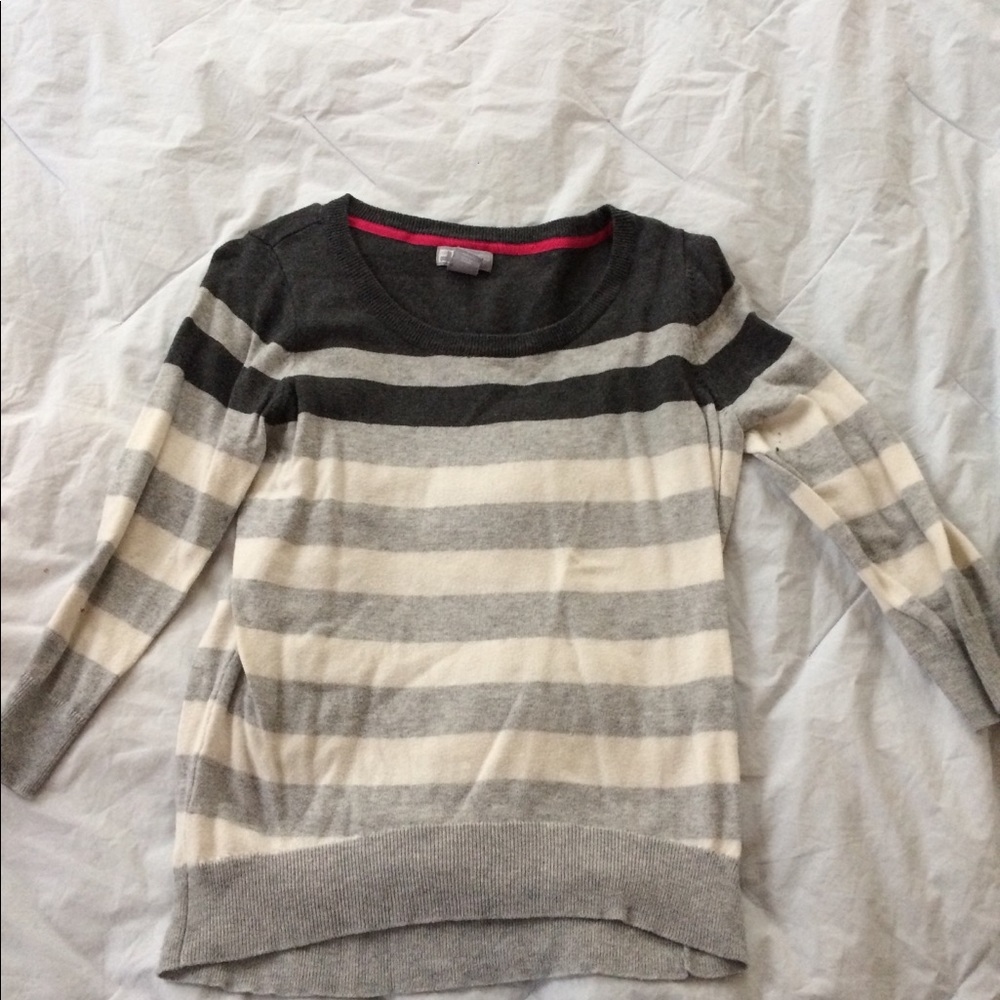 Striped mid sleeve sweater